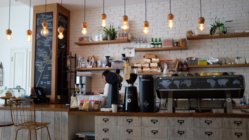 boutique-BLAUSASC-min_coffee_shop_light_cafe_coffee_shop-32620